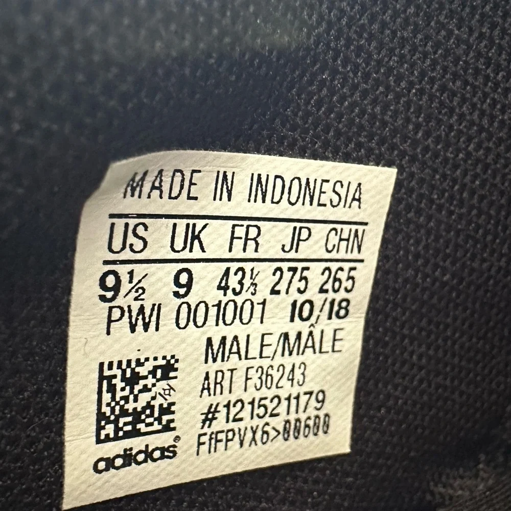 Adidas Questar Flow shoes, for men size 9 1/2